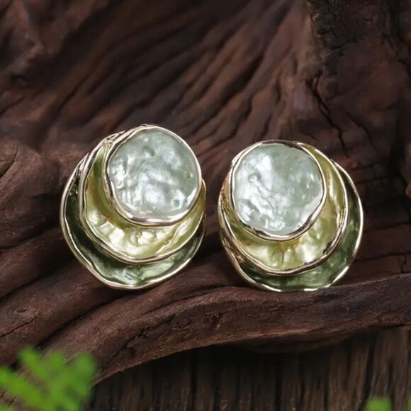 ✨ 🆕 ✨Bohemian Layered Ombre Stud Earrings✨Available: Blue, Brown, Green Tones✨ - Picture 8 of 15